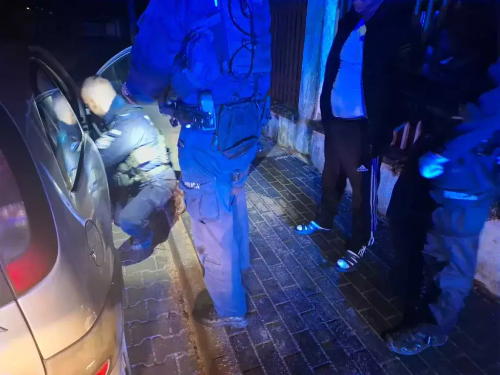 Kierował pod wpływem alkoholu bez prawa jazdy z narkotykami