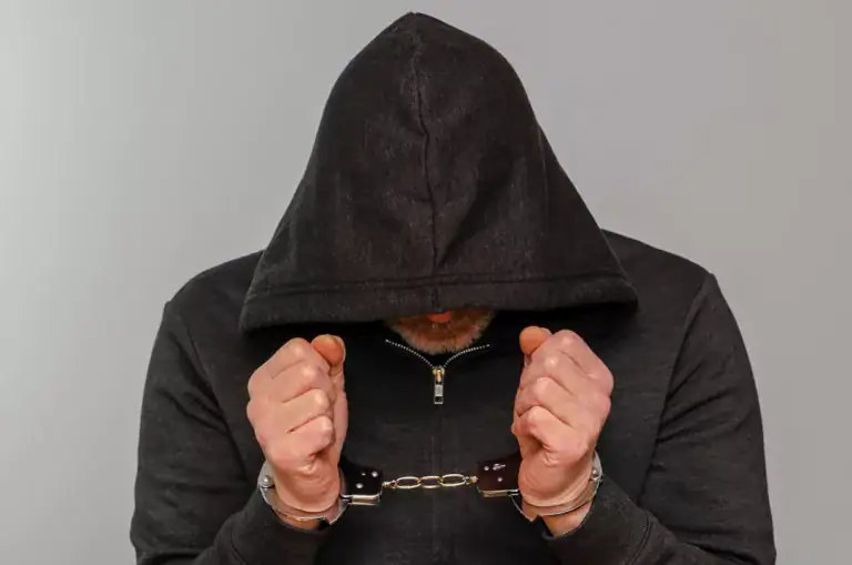 sprawca uszkodzenia ciała