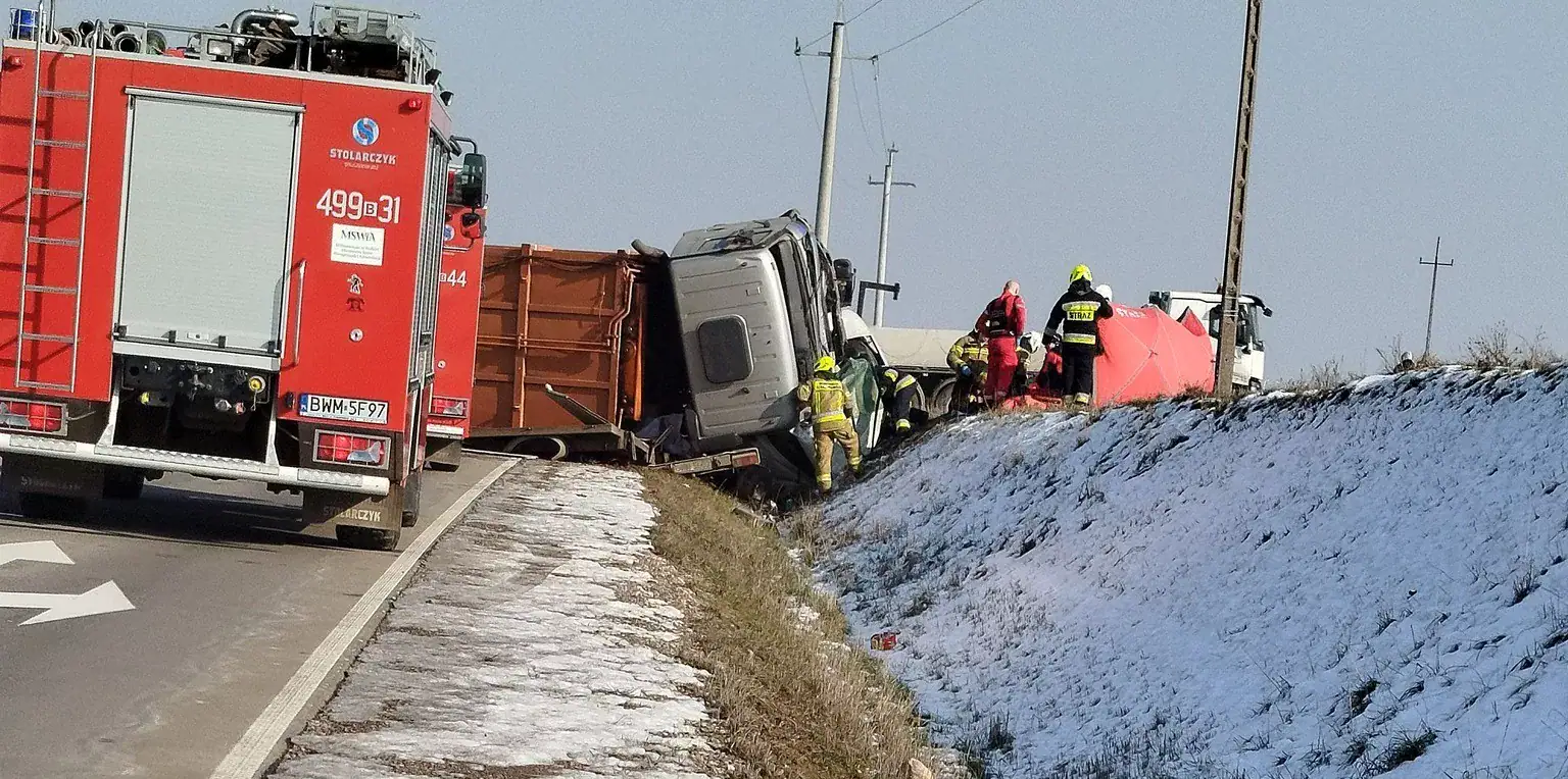 wypadek Sokoły 2025 ciężarówka bus