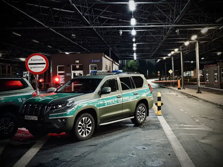 Polska otwiera granicę z Białorusią