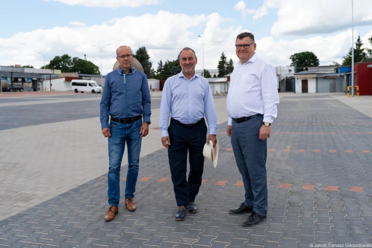 Nowy parking przy targowisku na Kawaleryjskiej. Będą 183 miejsca