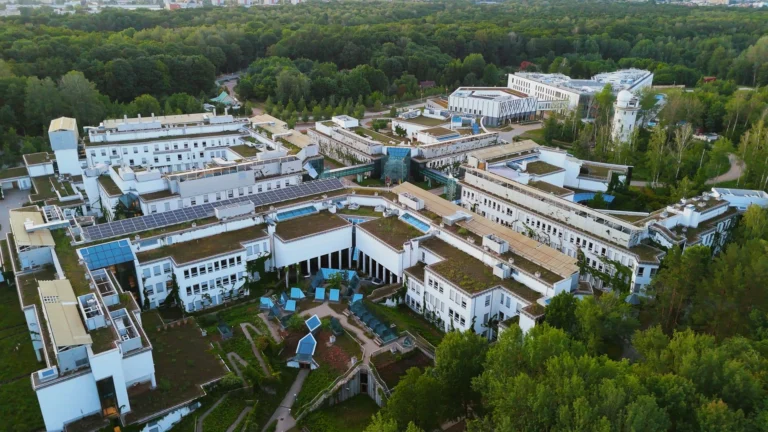 Ponad 8,1 tys. zgłoszeń na UwB. Psychologia i prawo najpopularniejsze